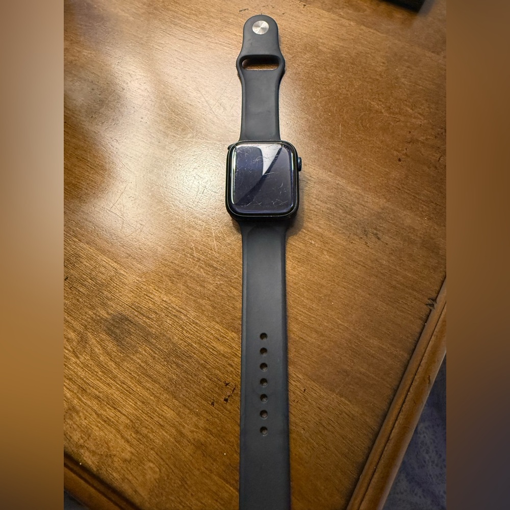 Used -Apple Watch - Series 8-45mm